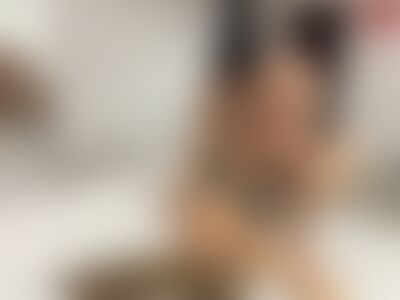 MaxAndTify's hot photo – thumbnail