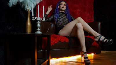 LessiLarson's hot photo – thumbnail