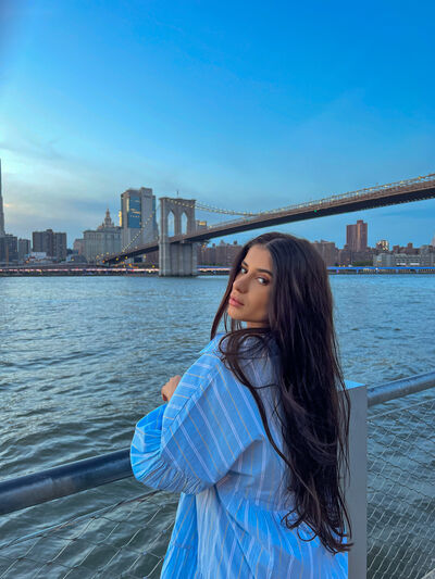 Devi's hot photo – thumbnail