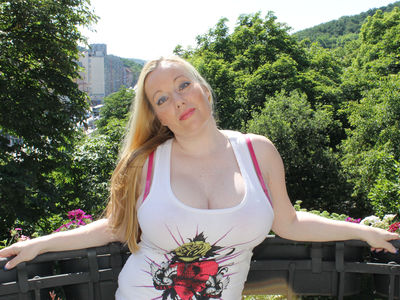 LadyIsabelle's hot photo – thumbnail