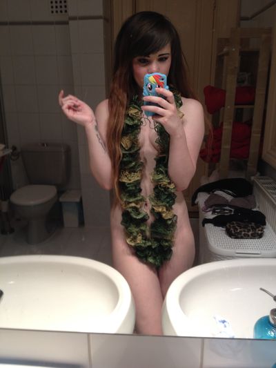 RoseInocent's hot photo – thumbnail