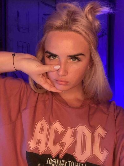 HaileyRosen's hot photo – thumbnail